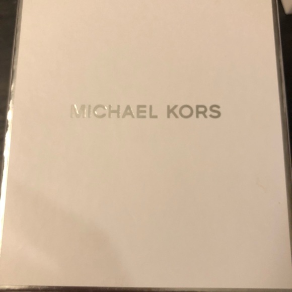 Michael Kors large fur Pom Pom keychain/bag charm - Picture 4 of 4